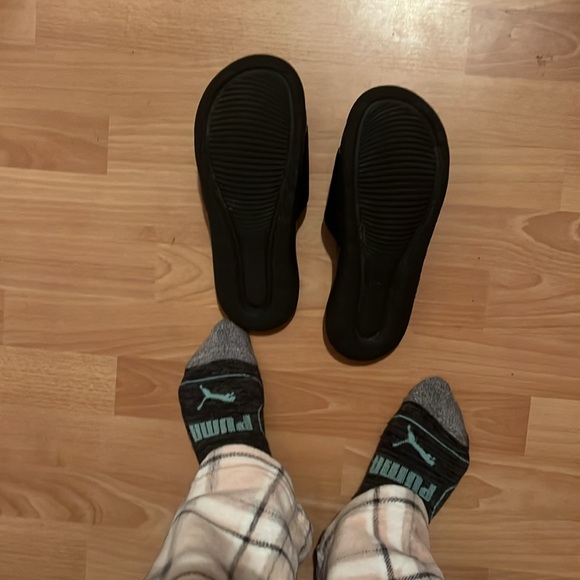 I’m asking abt 25-40 dollars these are practically new - Picture 3 of 4